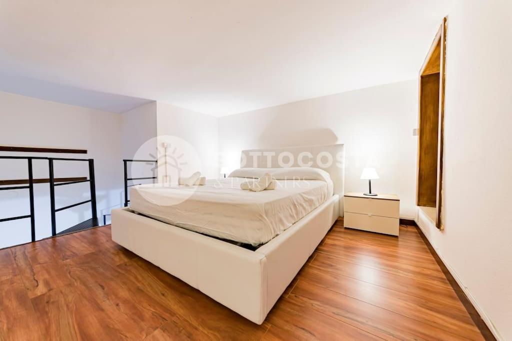 Renaissance Apartment *